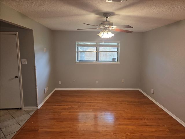 305 W Castle Harbour Drive, Friendswood, TX 77546