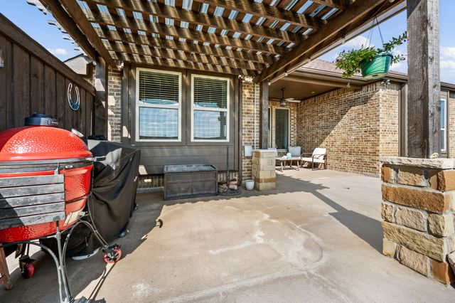 265 Hilltop Drive, Justin, TX 76247