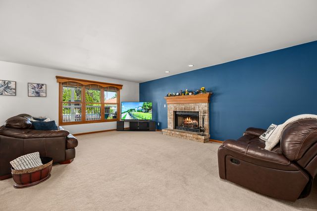 437 W DeKalb Drive, Maple Park, IL 60151