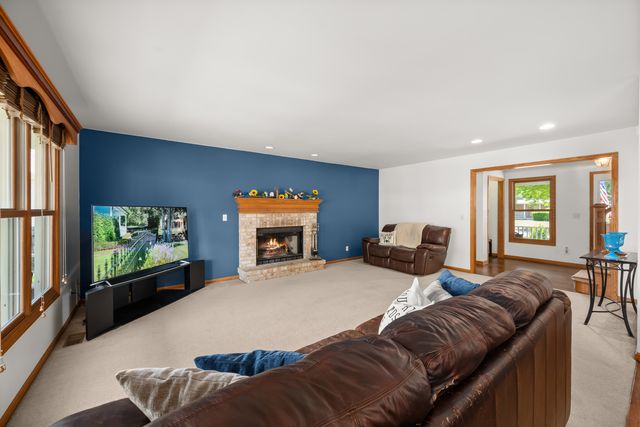 437 W DeKalb Drive, Maple Park, IL 60151