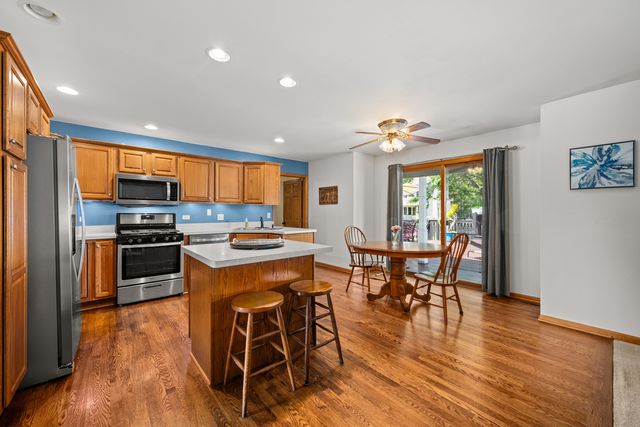 437 W DeKalb Drive, Maple Park, IL 60151