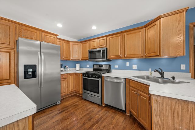 437 W DeKalb Drive, Maple Park, IL 60151