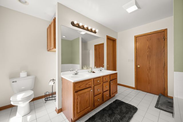 437 W DeKalb Drive, Maple Park, IL 60151