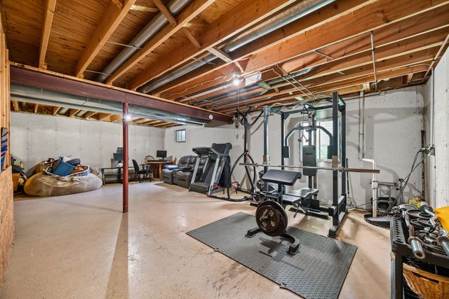 437 W DeKalb Drive, Maple Park, IL 60151