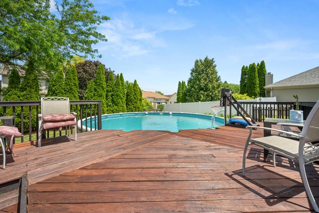 437 W DeKalb Drive, Maple Park, IL 60151