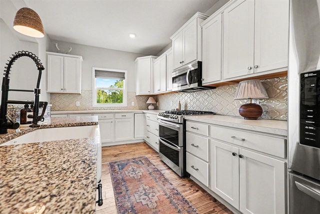 4177 Boulder View Drive, Belmont, MI 49306