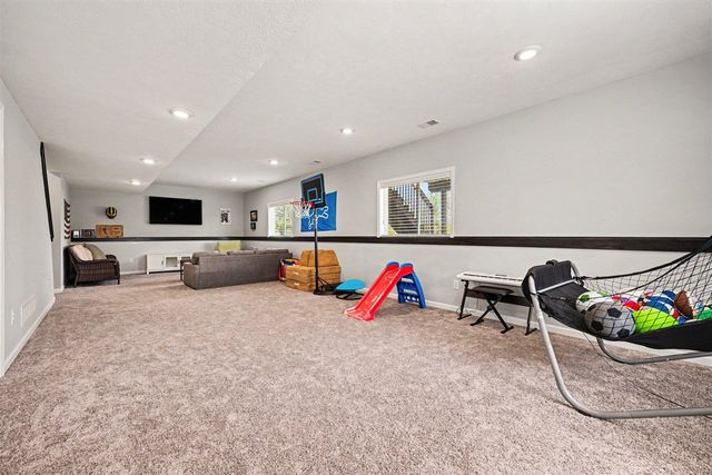 4177 Boulder View Drive, Belmont, MI 49306