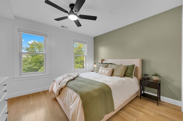 74 Everett St 3, Boston, MA 02128