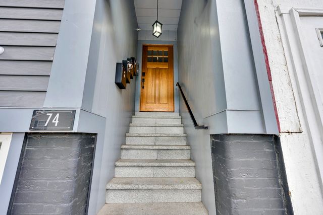 74 Everett St 3, Boston, MA 02128