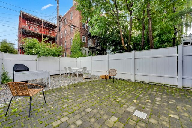 74 Everett St 3, Boston, MA 02128