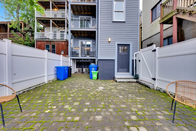 74 Everett St 3, Boston, MA 02128