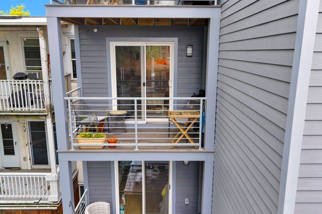 74 Everett St 3, Boston, MA 02128