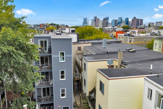 74 Everett St 3, Boston, MA 02128
