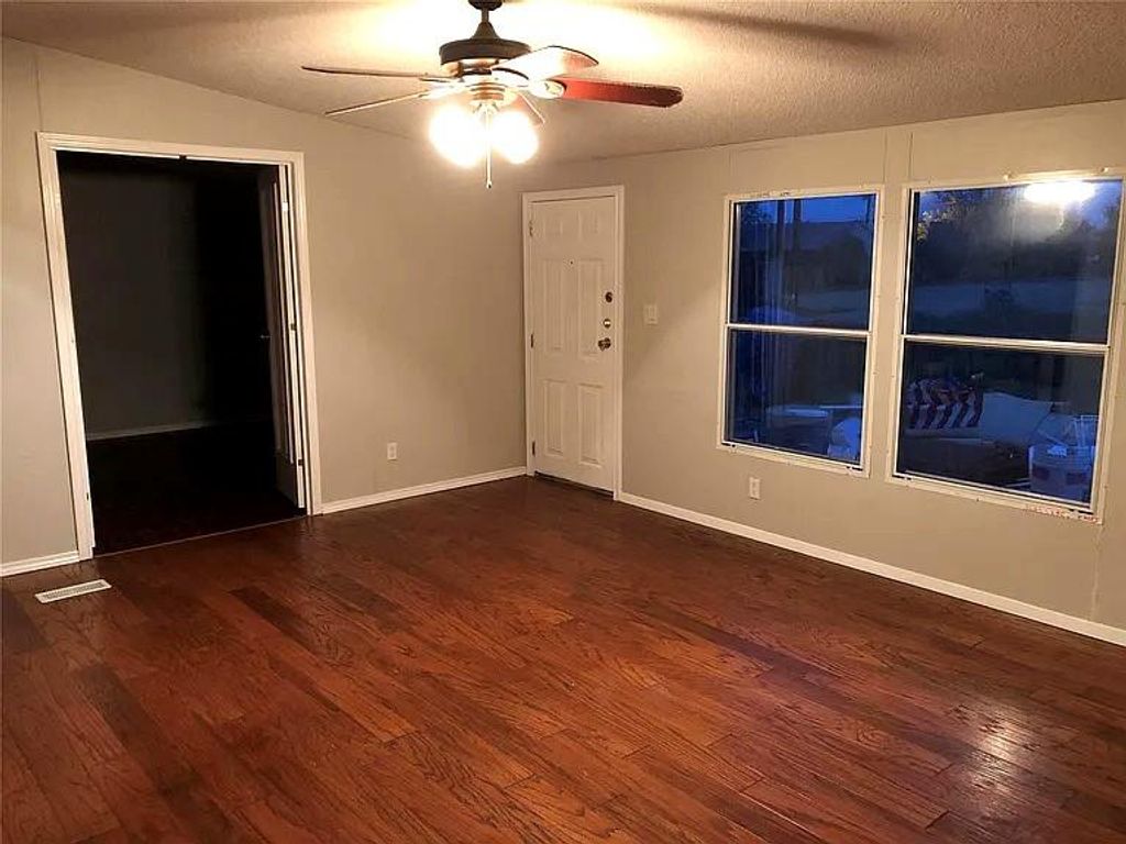 1400 Shawnee Circle CIR, Austin, TX 78734