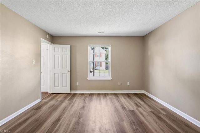 192 Lees Mill DR, Newport News, VA 23608