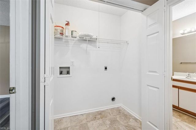 192 Lees Mill DR, Newport News, VA 23608