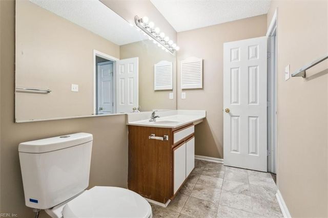 192 Lees Mill DR, Newport News, VA 23608