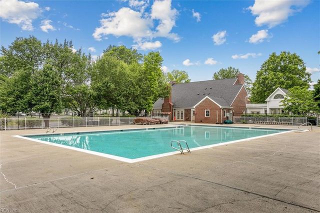 192 Lees Mill DR, Newport News, VA 23608