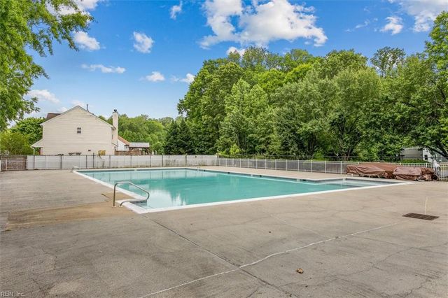 192 Lees Mill DR, Newport News, VA 23608