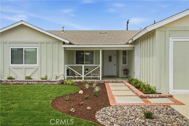 1385 Currant Avenue, Simi Valley, CA 93065