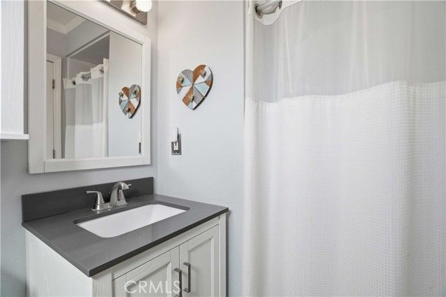 1385 Currant Avenue, Simi Valley, CA 93065