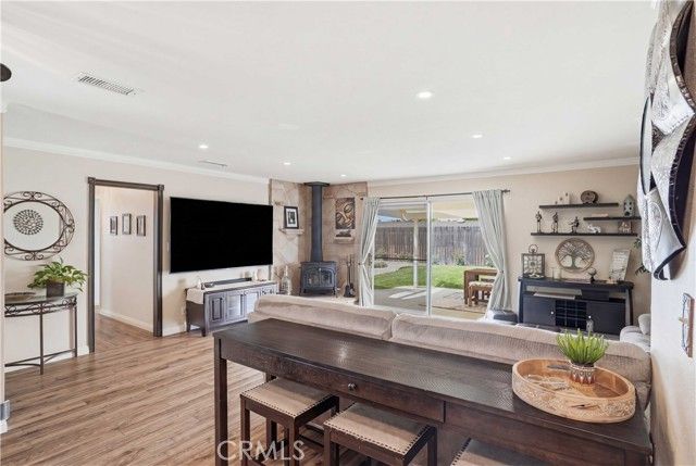 1385 Currant Avenue, Simi Valley, CA 93065