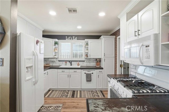 1385 Currant Avenue, Simi Valley, CA 93065