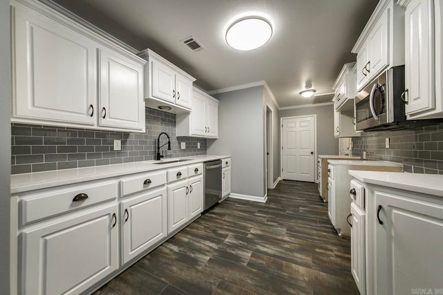 31 Newcastle Drive, Cabot, AR 72023