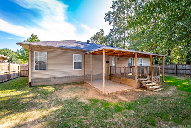 31 Newcastle Drive, Cabot, AR 72023