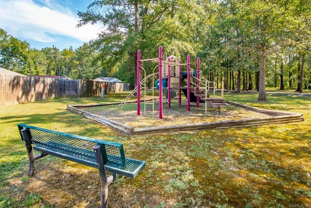 31 Newcastle Drive, Cabot, AR 72023