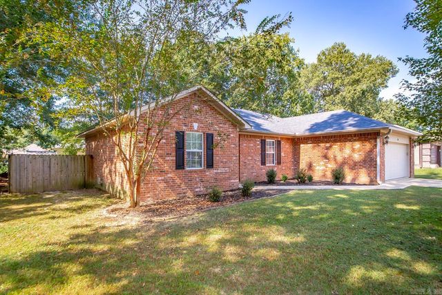 31 Newcastle Drive, Cabot, AR 72023