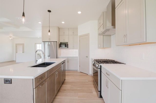581 EMERALD ISLE COURT, Wrightstown, WI 54180