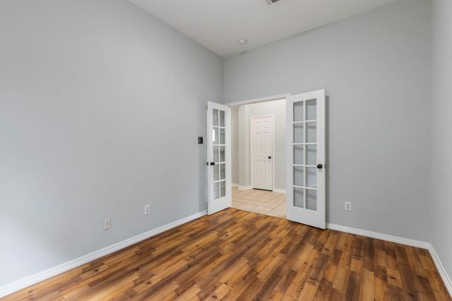 6 E Cottage Green Street, The Woodlands, TX 77382