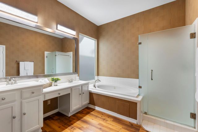 6 E Cottage Green Street, The Woodlands, TX 77382