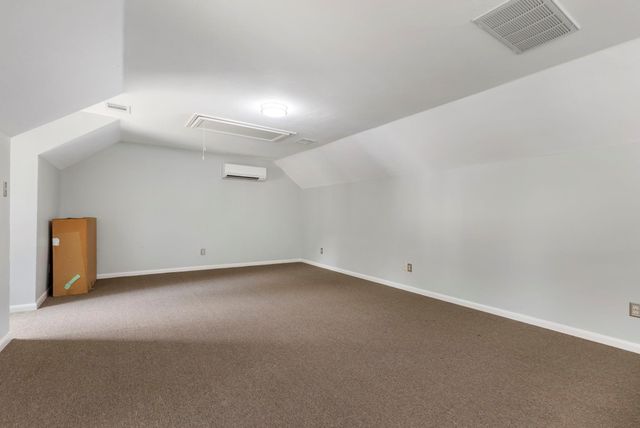 6 E Cottage Green Street, The Woodlands, TX 77382