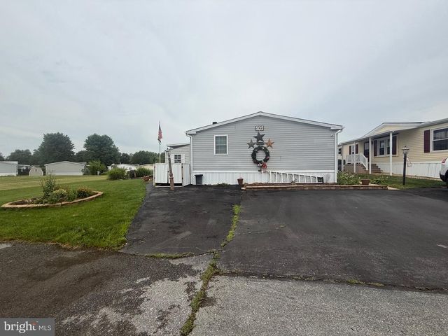 101 SILVER WIND CT S, Lancaster, PA 17603