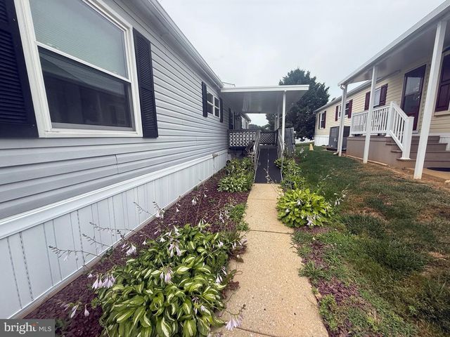 101 SILVER WIND CT S, Lancaster, PA 17603