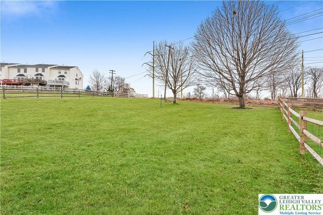 307 South Oak Street, Freemansburg Boro, PA 18017