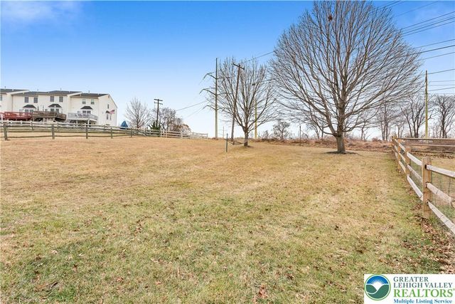 307 South Oak Street, Freemansburg Boro, PA 18017