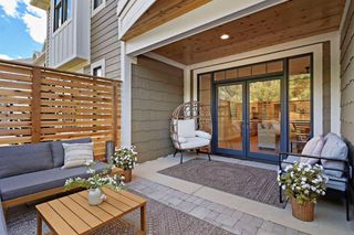 565 Mill STREET, Fontana, WI 53125