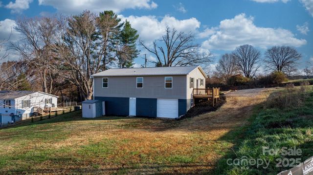 4647 16th Street NE, Hickory, NC 28601