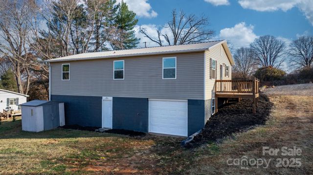 4647 16th Street NE, Hickory, NC 28601