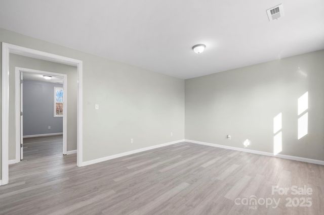 4647 16th Street NE, Hickory, NC 28601