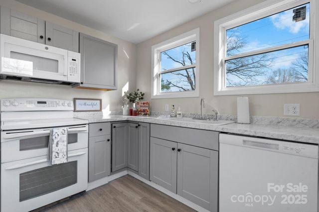 4647 16th Street NE, Hickory, NC 28601