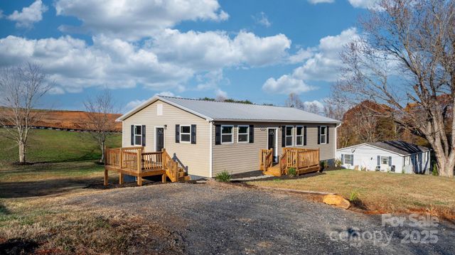 4647 16th Street NE, Hickory, NC 28601