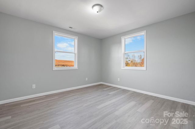 4647 16th Street NE, Hickory, NC 28601