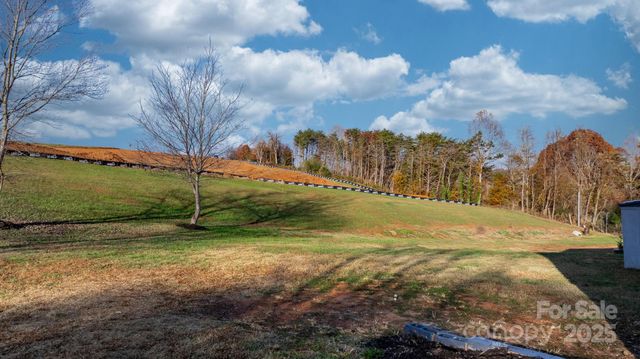 4647 16th Street NE, Hickory, NC 28601