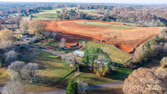 4647 16th Street NE, Hickory, NC 28601