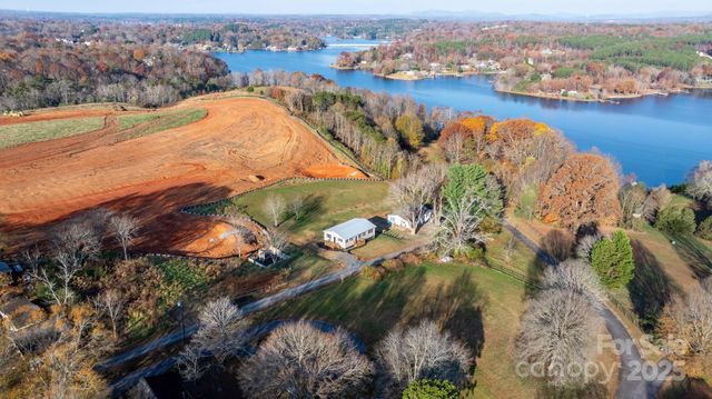 4647 16th Street NE, Hickory, NC 28601