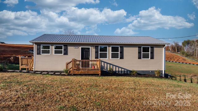 4647 16th Street NE, Hickory, NC 28601